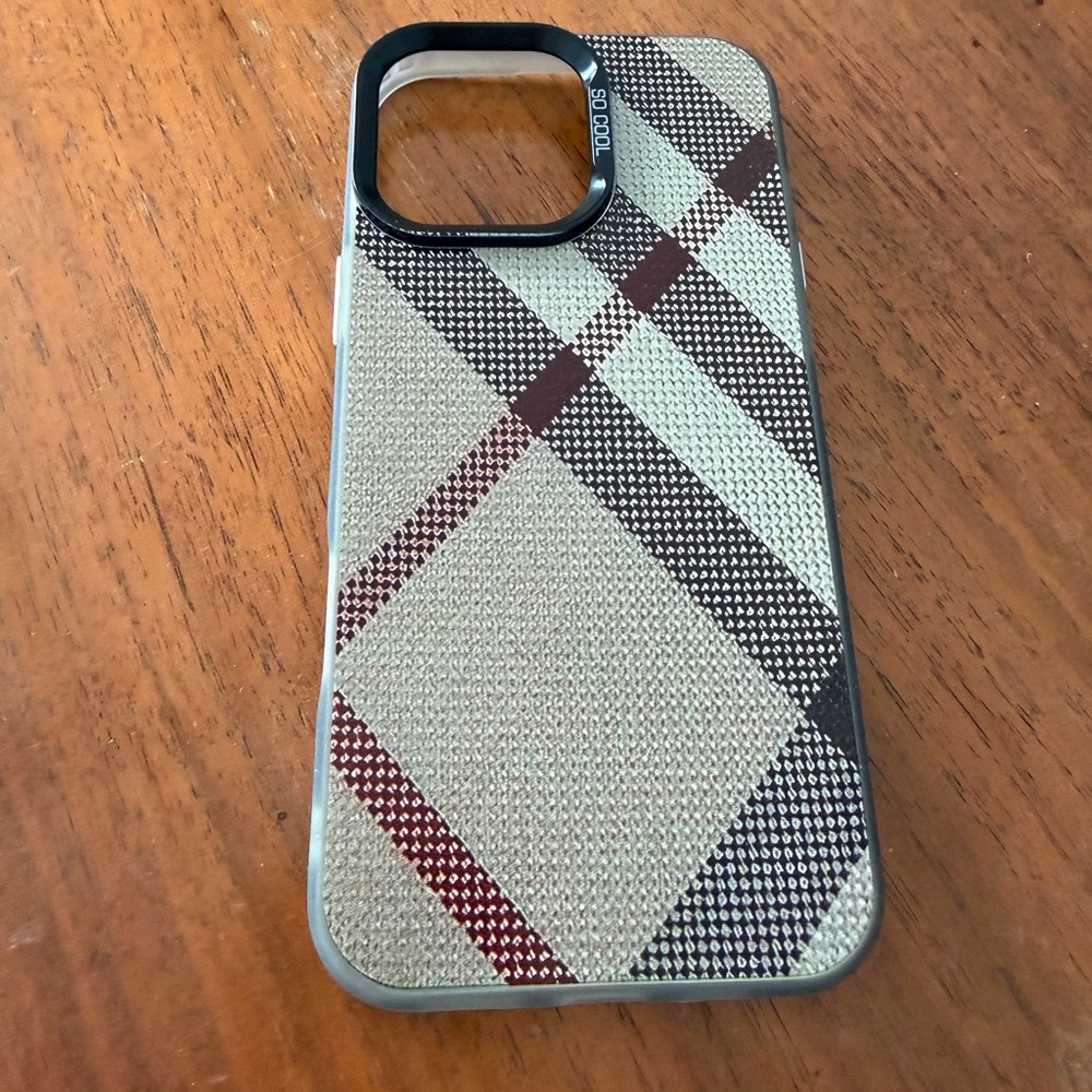Plaid Pattern iPhone 16 pro max Case